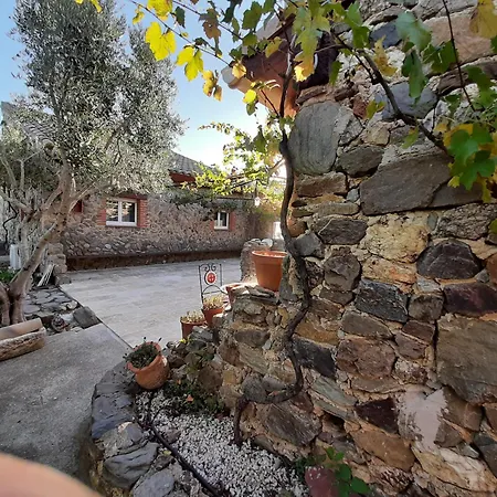 Mas Des Olivettes Bed and breakfast